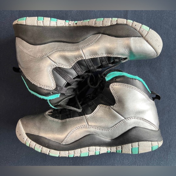 Air Jordan 10 Retro BG - Picture 8 of 10